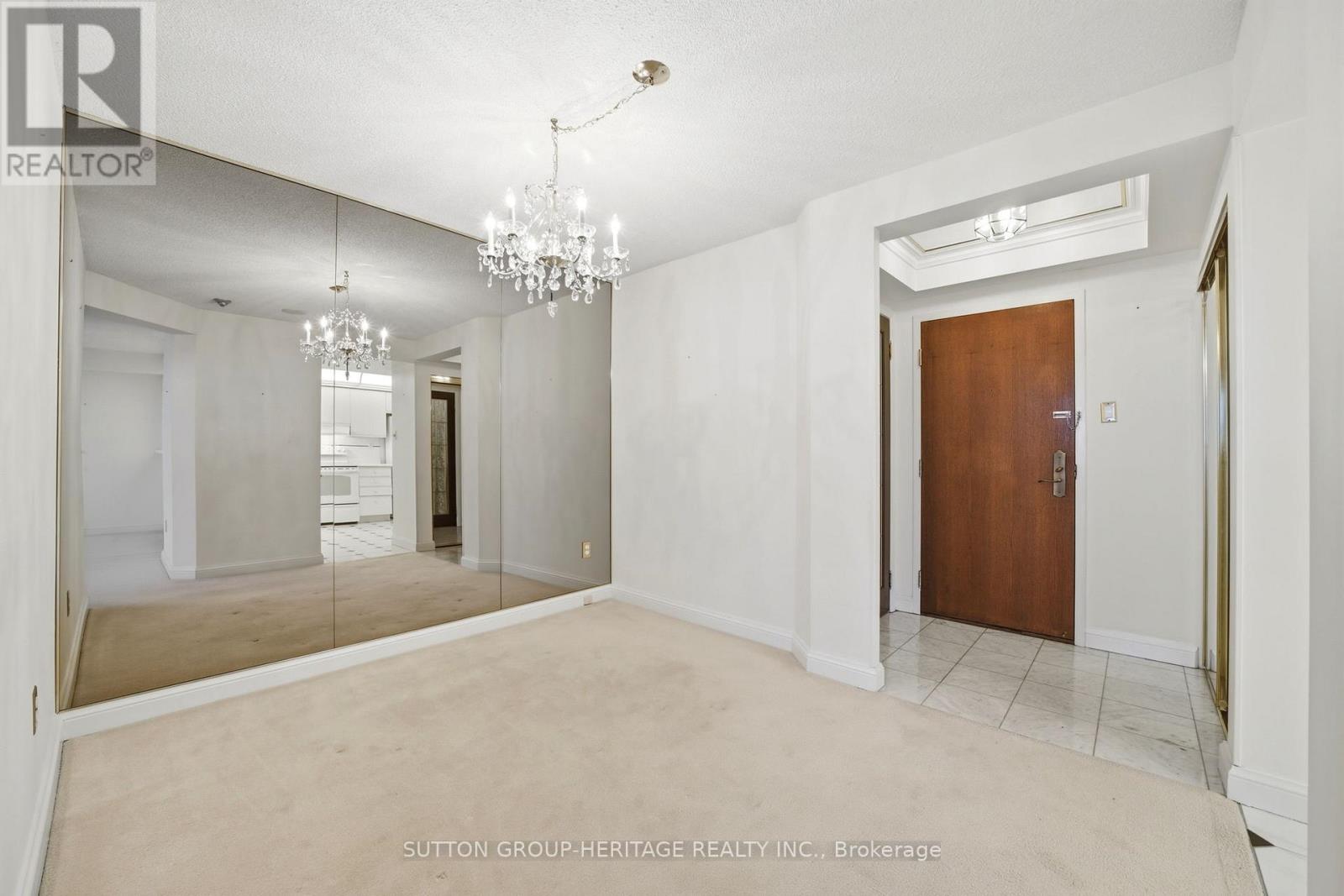 1405 - 24 Hanover Road, Brampton, Ontario  L6S 5K8 - Photo 4 - W12966660