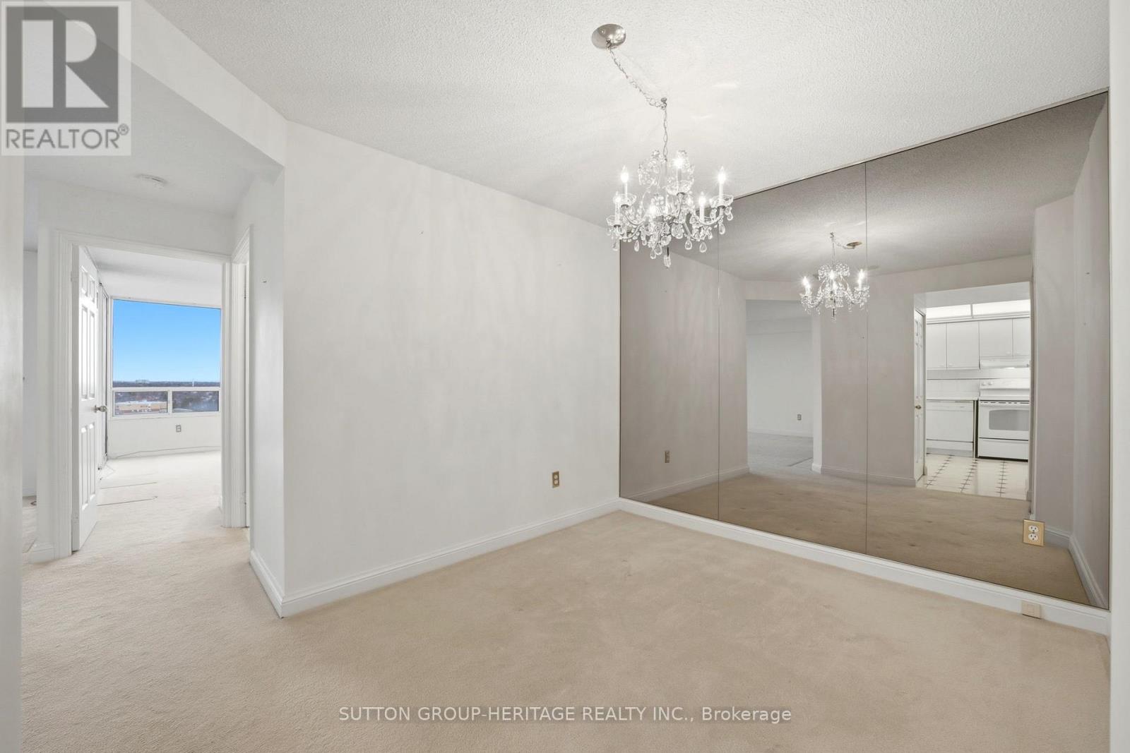 1405 - 24 Hanover Road, Brampton, Ontario  L6S 5K8 - Photo 5 - W12966660