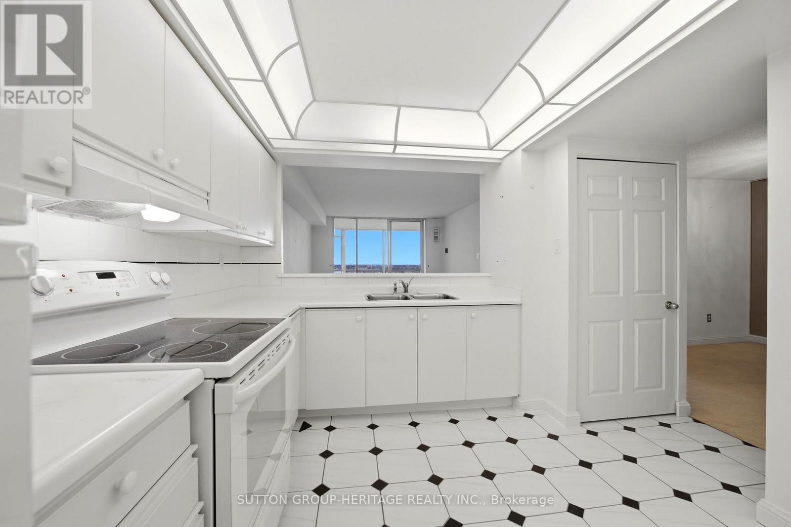 1405 - 24 Hanover Road, Brampton, Ontario  L6S 5K8 - Photo 9 - W12966660