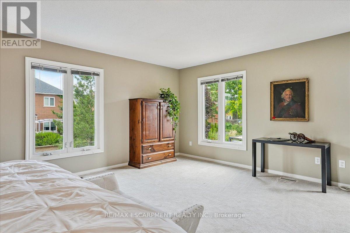 105 River Glen Boulevard, Oakville, Ontario  L6H 5Z5 - Photo 13 - W12966678