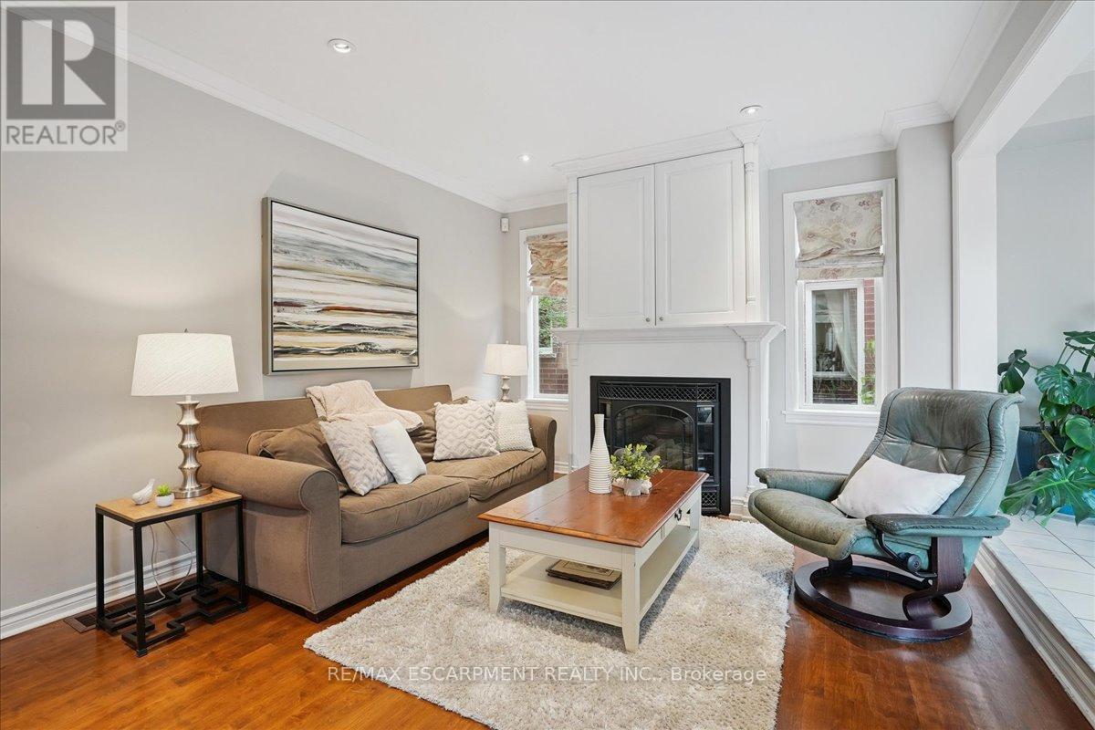 105 River Glen Boulevard, Oakville, Ontario  L6H 5Z5 - Photo 8 - W12966678