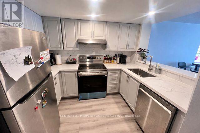 601 - 325 Webb Drive, Mississauga, Ontario  L5B 3Z9 - Photo 3 - W12966704