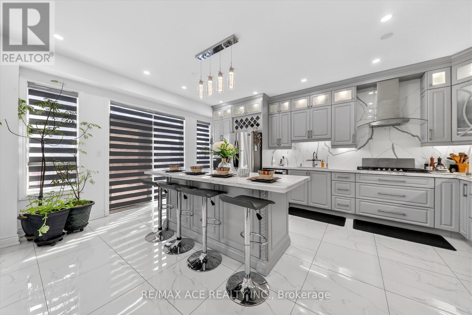 9 Invitational Road, Brampton, Ontario  L6P 2H1 - Photo 11 - W12962210