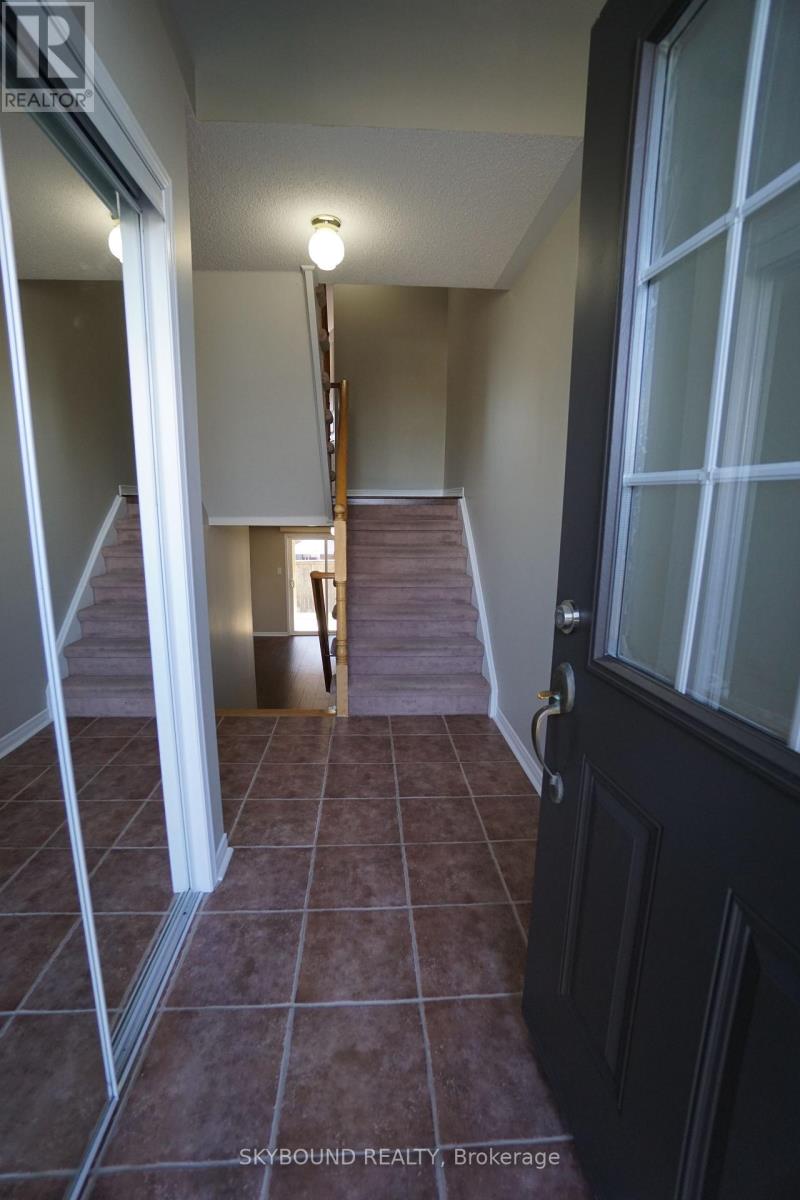 2461 Adamvale Crescent, Oakville, Ontario  L6M 0E1 - Photo 4 - W12965662