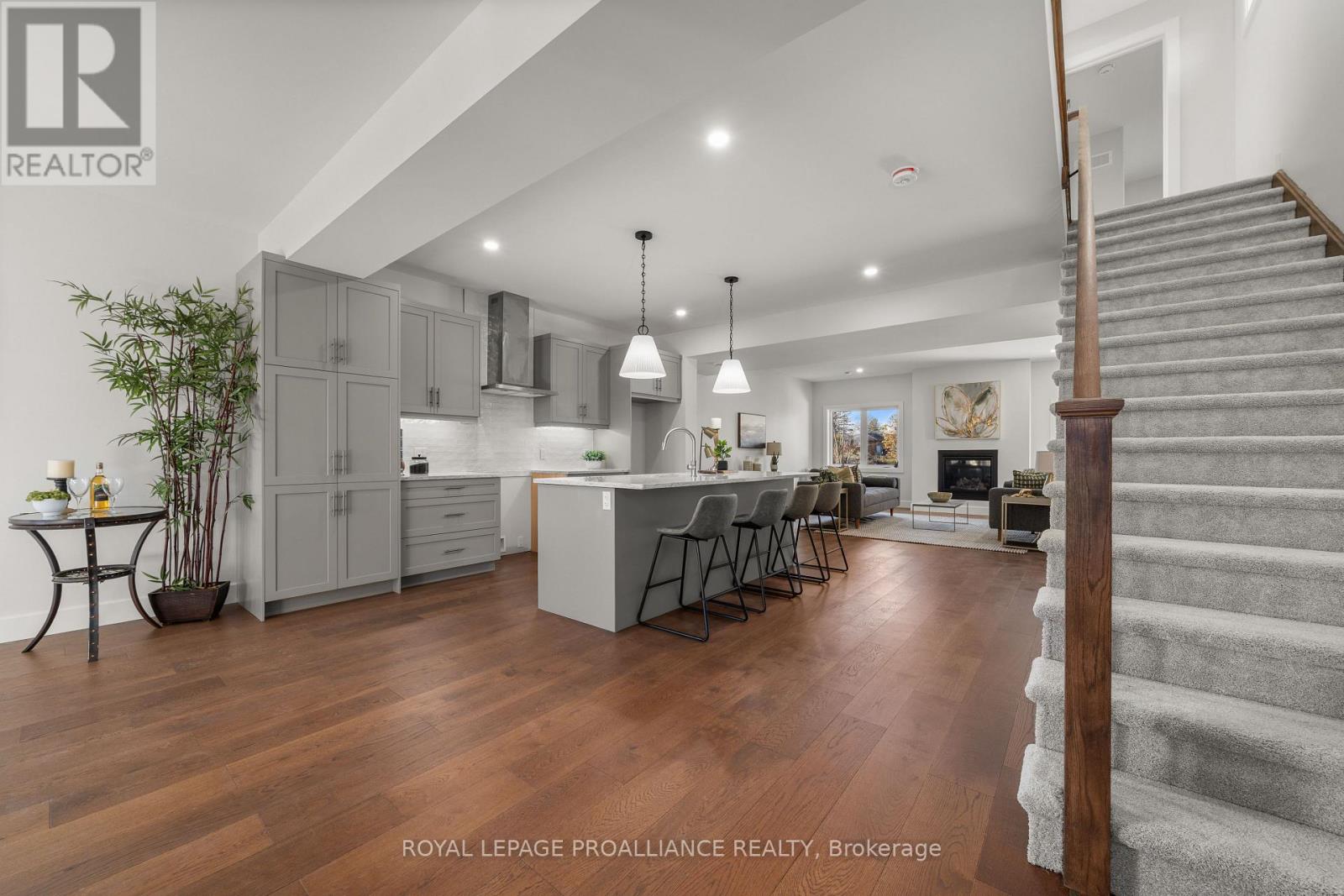 44 Fraser Drive, Quinte West, Ontario  K0K 1E0 - Photo 5 - X12562098