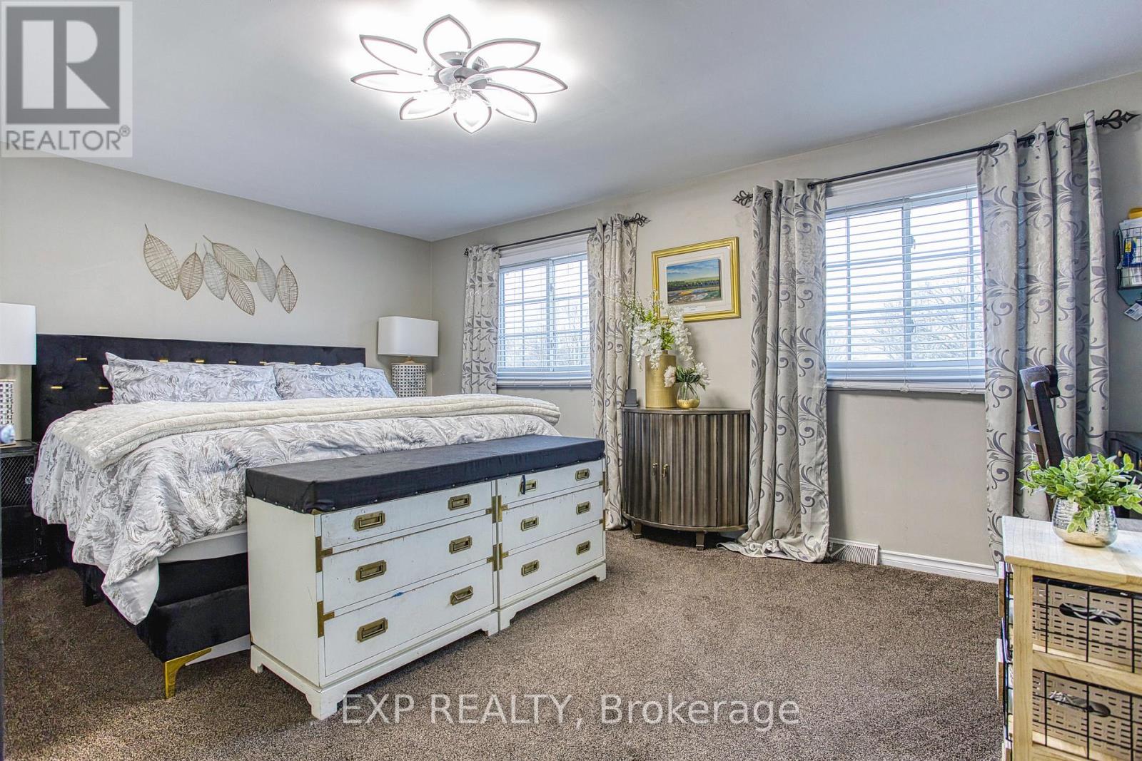 4504 Queensway Gardens, Niagara Falls, Ontario  L2E 6P7 - Photo 25 - X12966562