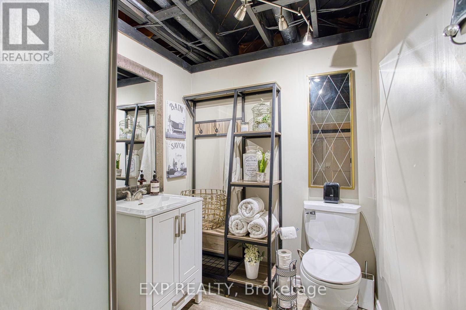 4504 Queensway Gardens, Niagara Falls, Ontario  L2E 6P7 - Photo 30 - X12966562