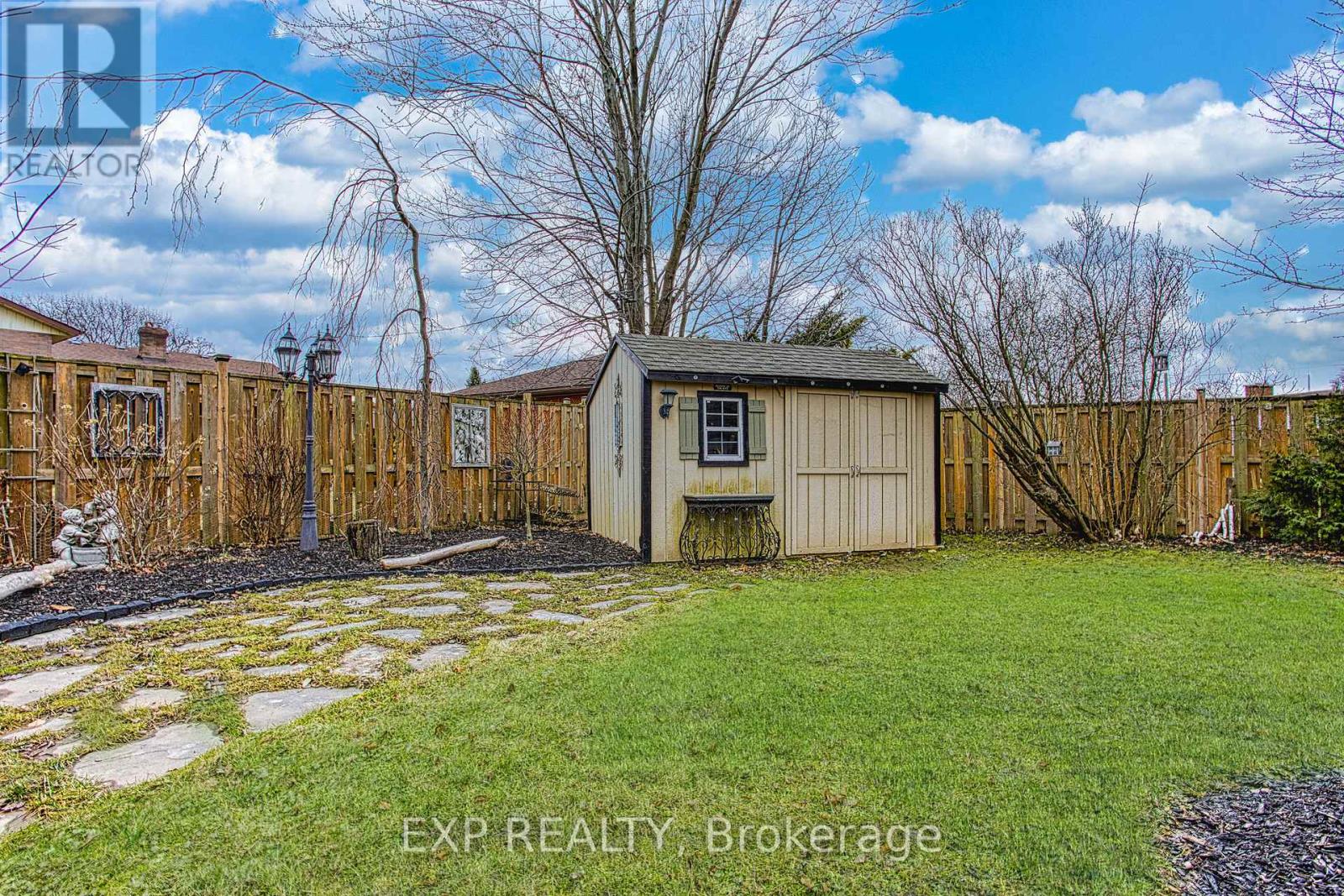 4504 Queensway Gardens, Niagara Falls, Ontario  L2E 6P7 - Photo 38 - X12966562