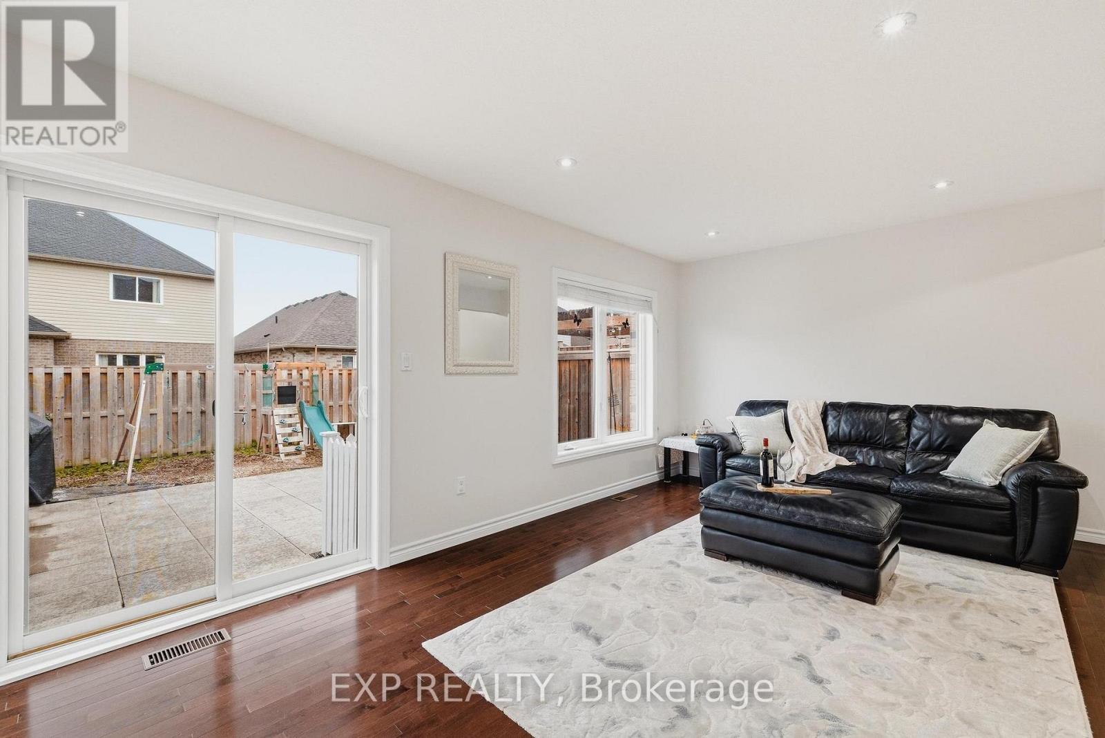 159 William Street, Woolwich, Ontario  N3B 0C2 - Photo 9 - X12966594