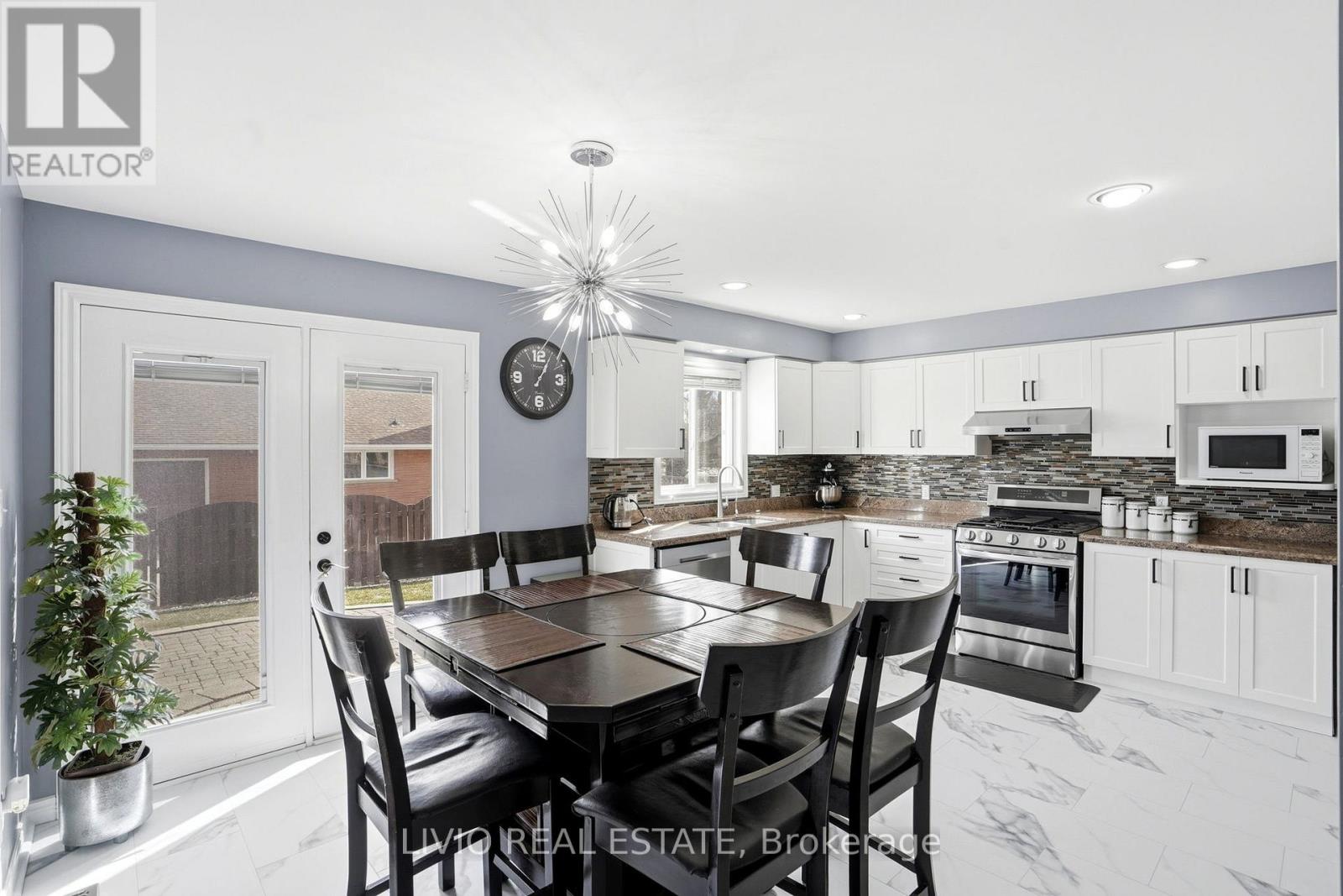 19 Konstantine Court, Hamilton, Ontario  L9B 2T3 - Photo 11 - X12966610