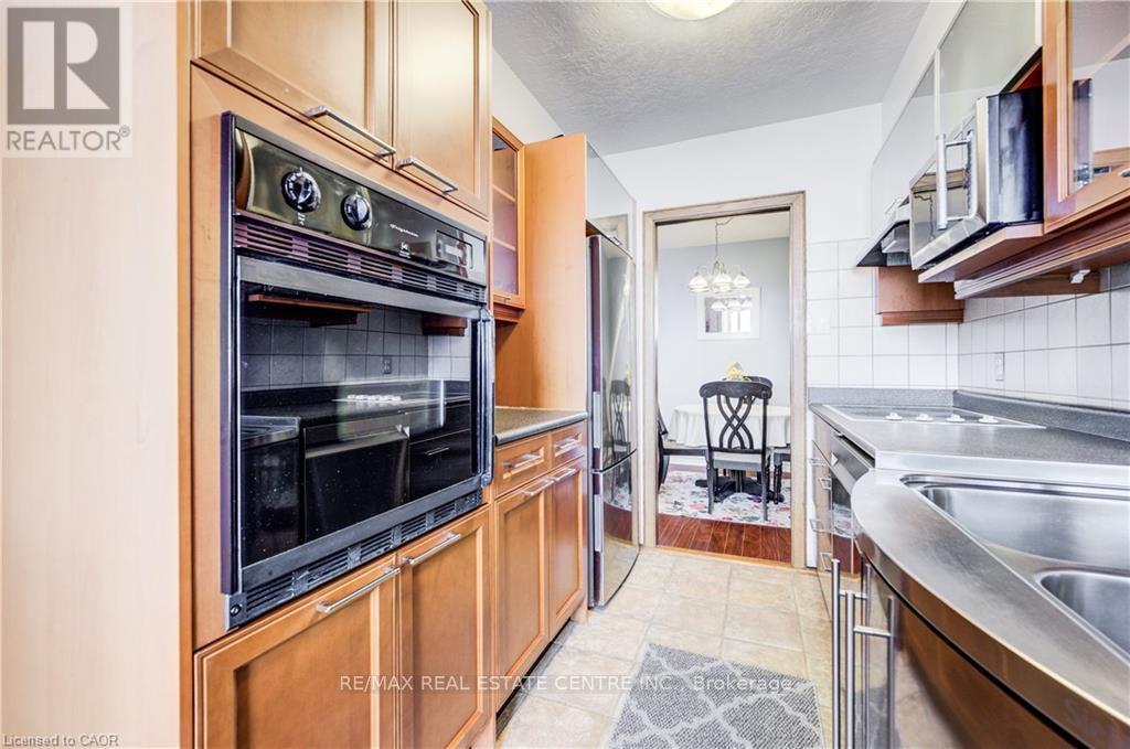 1406 - 81 Church Street, Kitchener, Ontario  N2G 4M1 - Photo 9 - X12966650