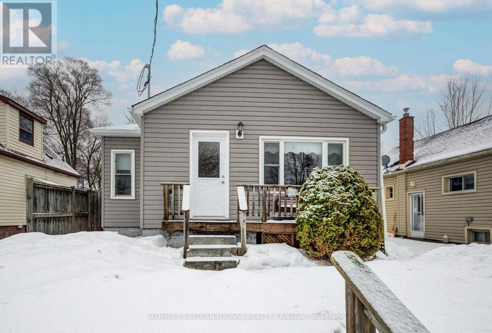 613 Guelph Street, Kitchener, Ontario  N2H 5Y5 - Photo 2 - X12966676