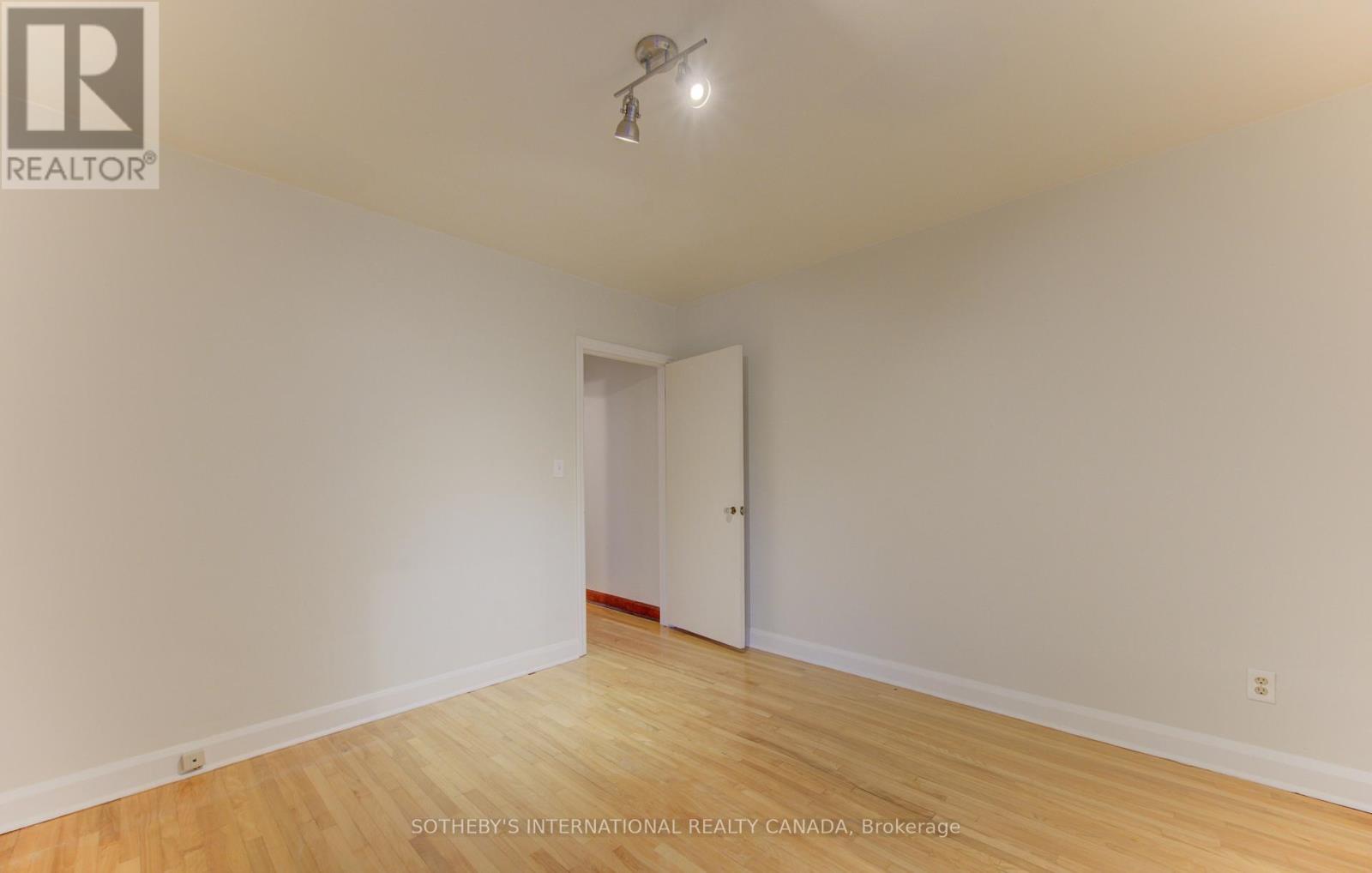 613 Guelph Street, Kitchener, Ontario  N2H 5Y5 - Photo 35 - X12966676