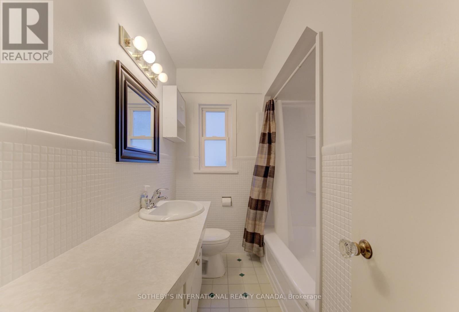 613 Guelph Street, Kitchener, Ontario  N2H 5Y5 - Photo 37 - X12966676