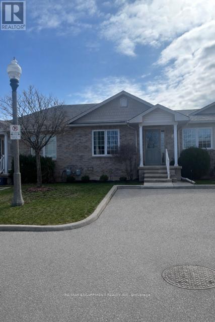 6 - 24 Kenyon Crescent, Grimsby, Ontario  L3M 5S4 - Photo 1 - X12966692