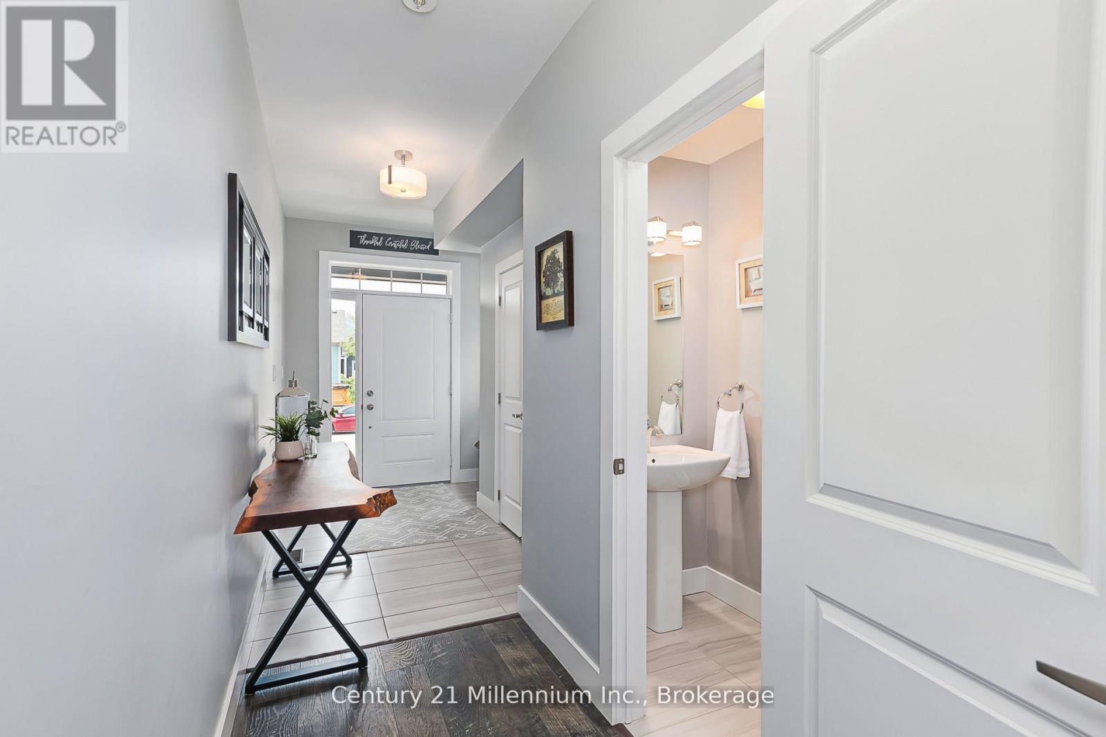 238 Courtland Street, Blue Mountains, Ontario  L9Y 4E2 - Photo 4 - X12966810