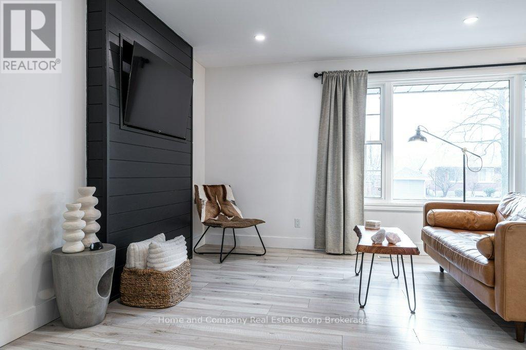 283 Redford Crescent, Stratford, Ontario  N5A 1P4 - Photo 3 - X12966946