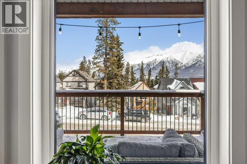 979 Wilson Way, Canmore, Alberta  T1W 2Y9 - Photo 15 - A2299675