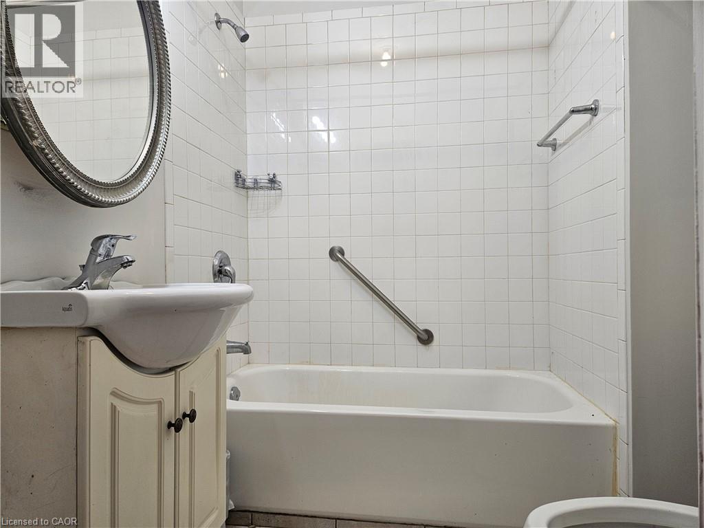 216 Parkdale Avenue N Unit# 2, Hamilton, Ontario  L8H 5X5 - Photo 13 - 40818365