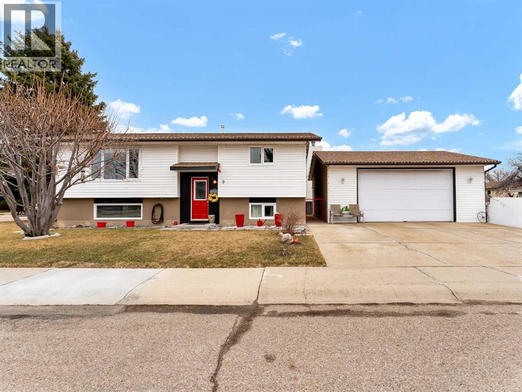 9 East Glen Place Se, Medicine Hat, Alberta  T1B 2W9 - Photo 1 - A2296629