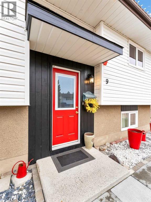 9 East Glen Place Se, Medicine Hat, Alberta  T1B 2W9 - Photo 4 - A2296629