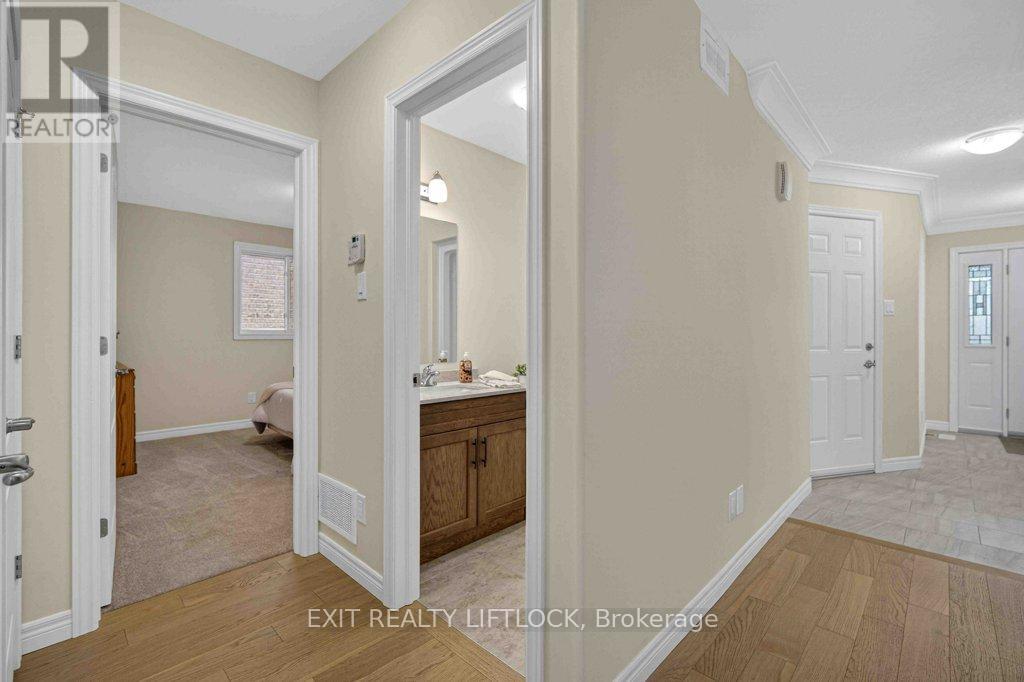 320 Mulligan Gardens, Peterborough, Ontario  K9K 0H2 - Photo 17 - X12966754