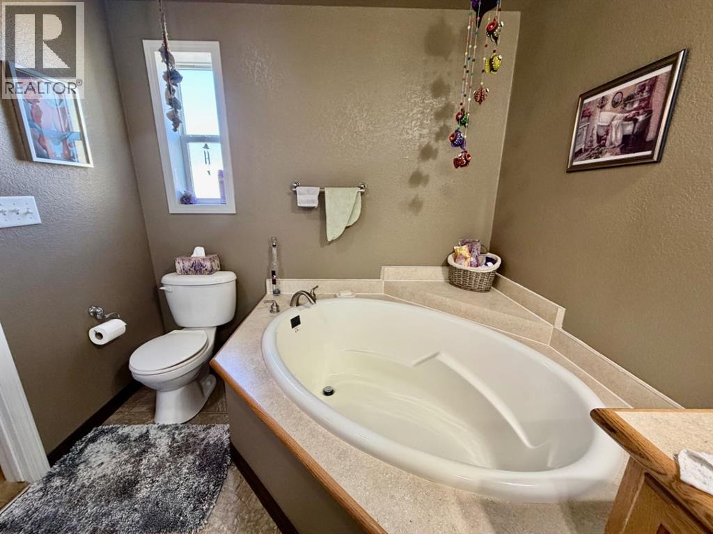 206 Railway Avenue, Coaldale, Alberta  T1M 0A7 - Photo 19 - A2296499