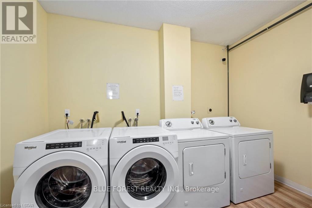 402 - 1 Jacksway Crescent, London North, Ontario  N5X 3T5 - Photo 9 - X12966726