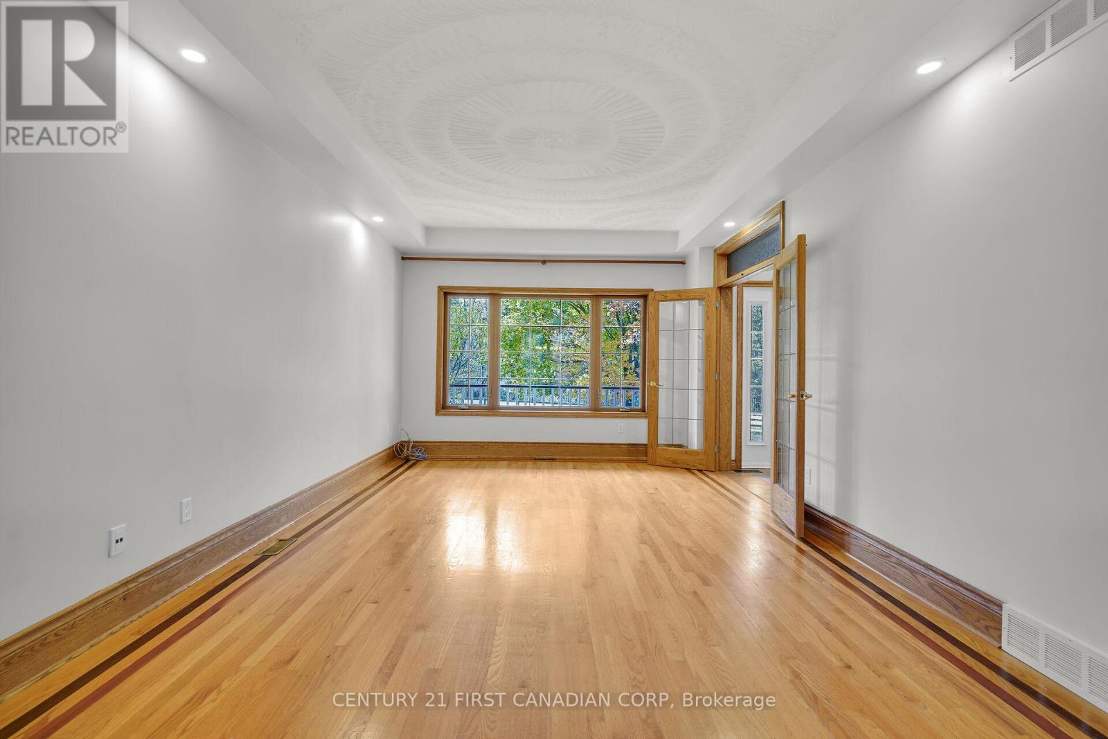 1738 Woodhull Road, London South (South B), Ontario  N6K 4M6 - Photo 10 - X12966990