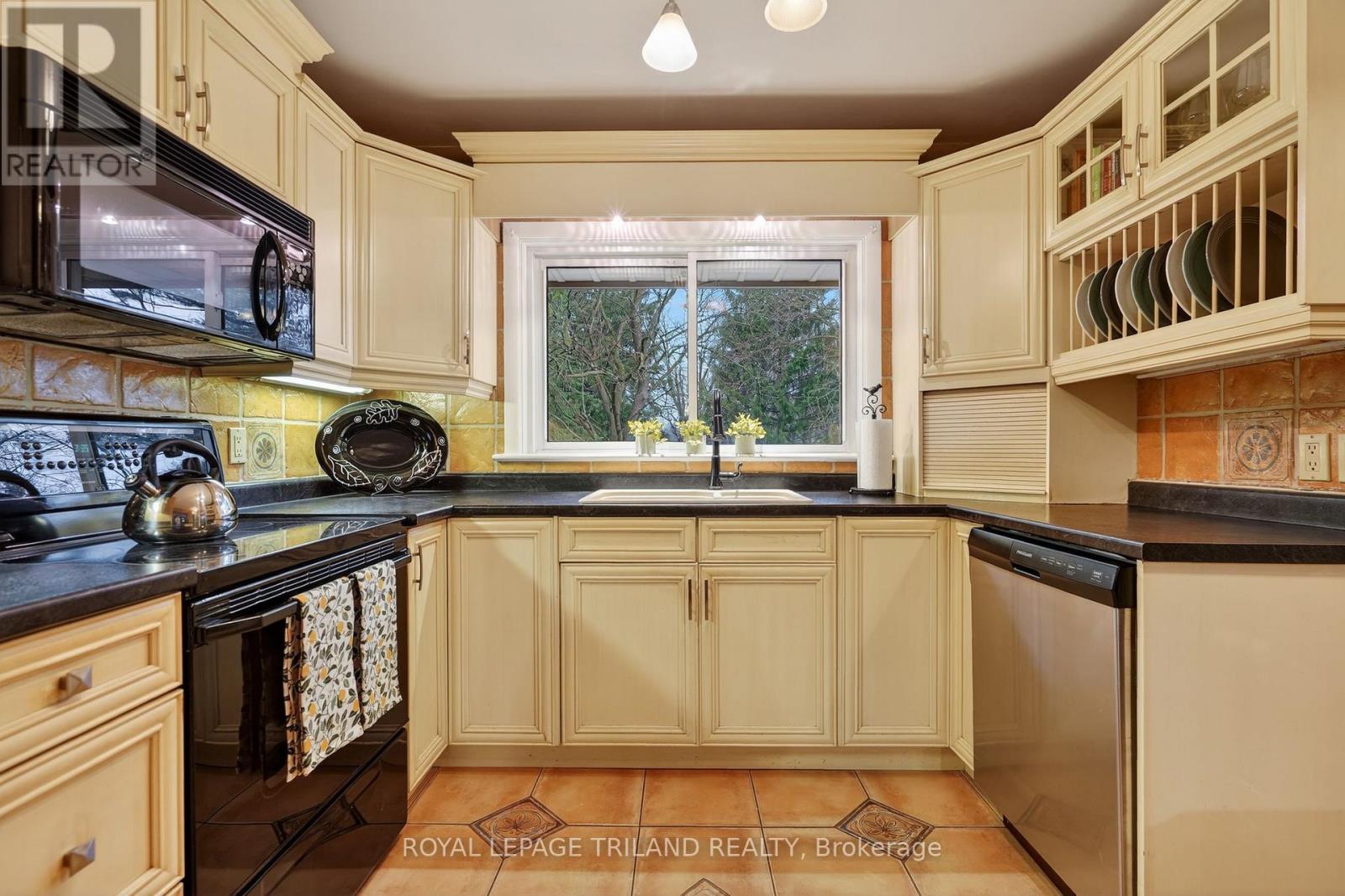 501 Boler Road, London South, Ontario  N6K 2K8 - Photo 12 - X12967014