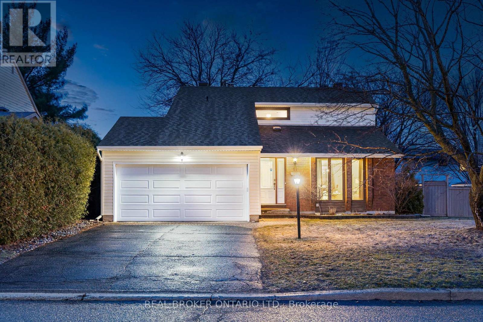 11 Melville Drive, Ottawa, Ontario  K2J 2B7 - Photo 2 - X12966980