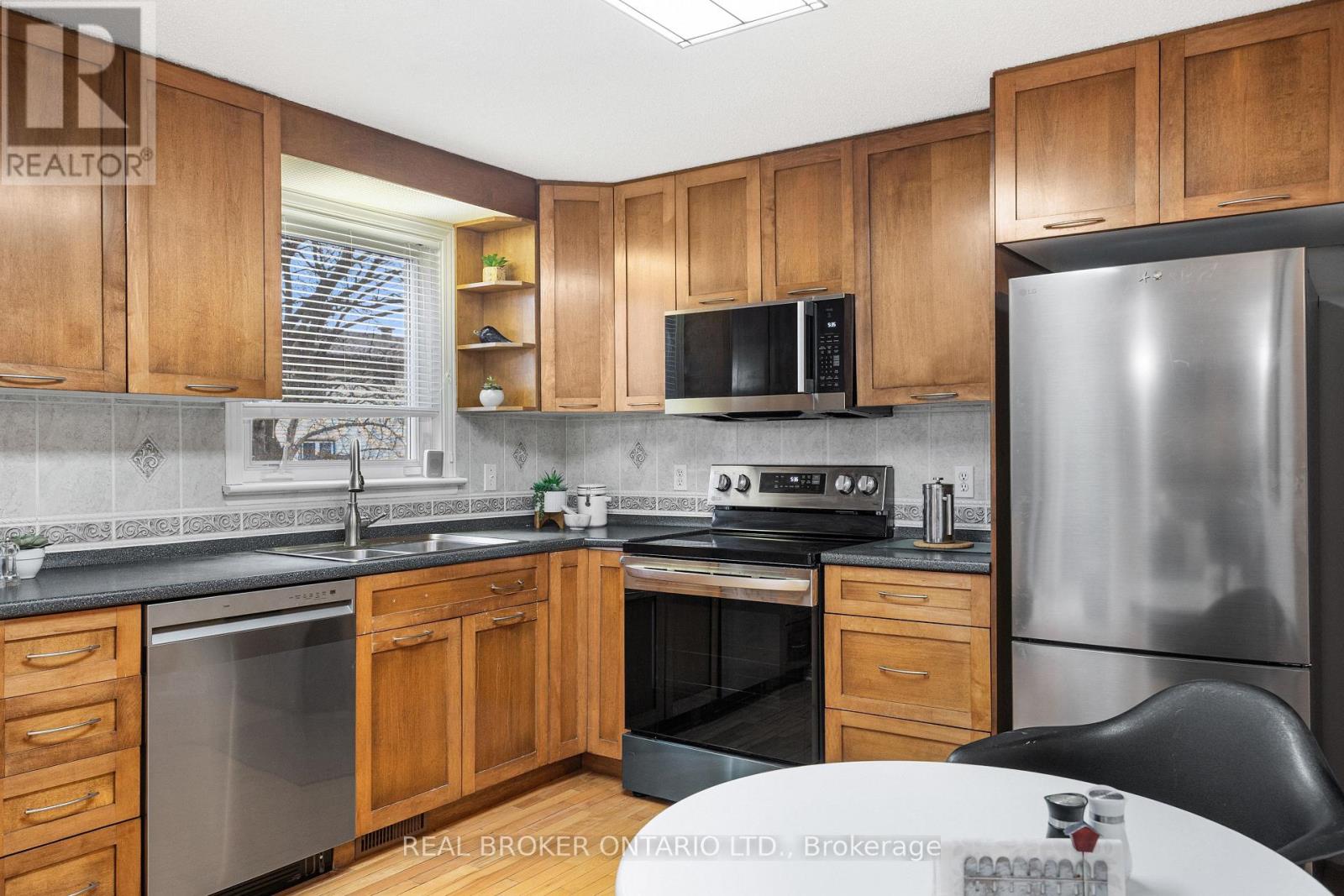 11 Melville Drive, Ottawa, Ontario  K2J 2B7 - Photo 24 - X12966980