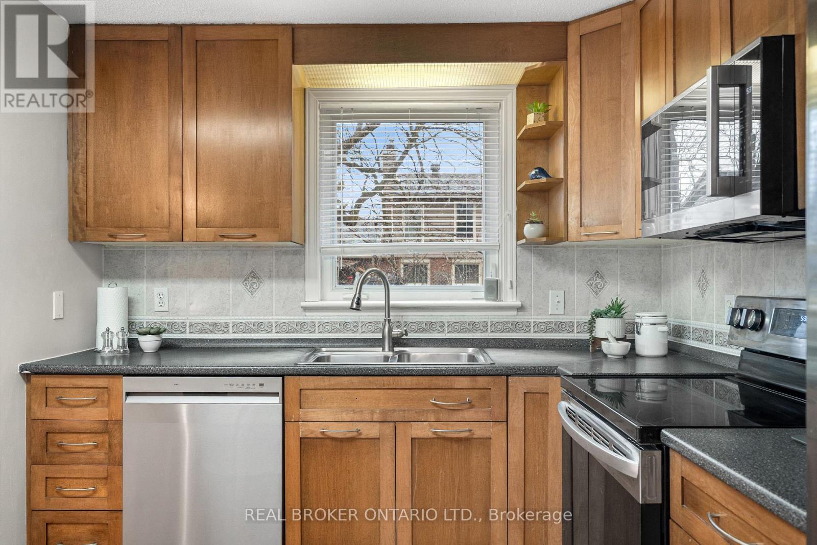 11 Melville Drive, Ottawa, Ontario  K2J 2B7 - Photo 26 - X12966980