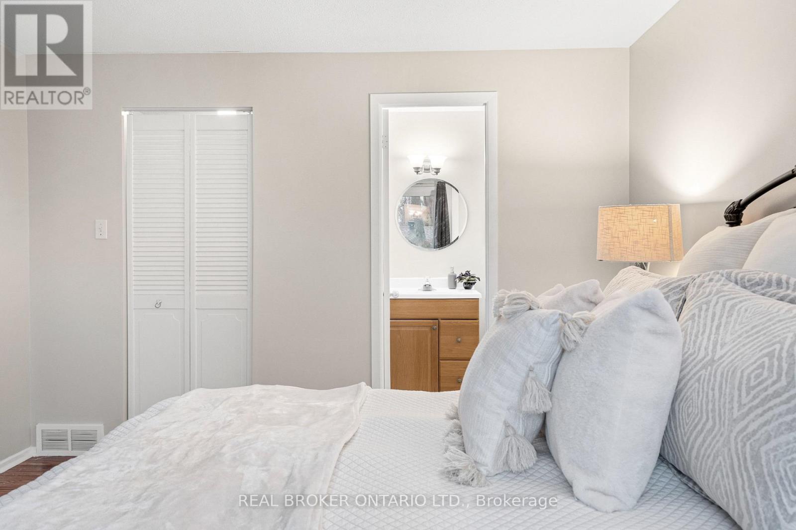 11 Melville Drive, Ottawa, Ontario  K2J 2B7 - Photo 31 - X12966980