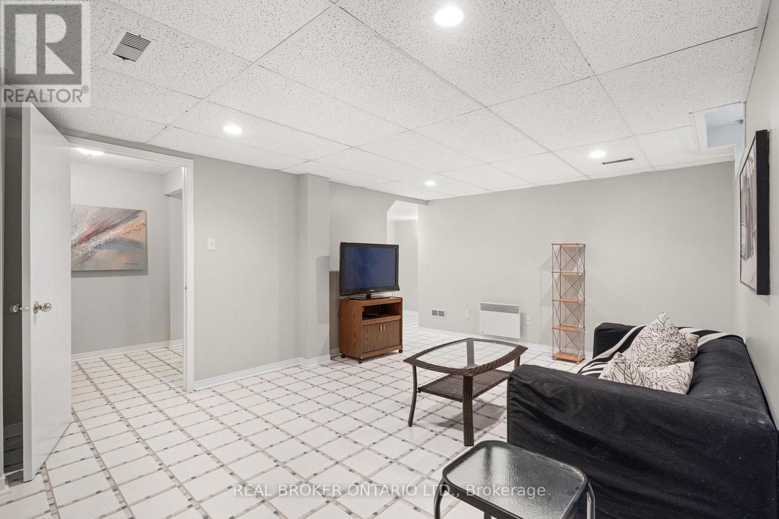 11 Melville Drive, Ottawa, Ontario  K2J 2B7 - Photo 38 - X12966980