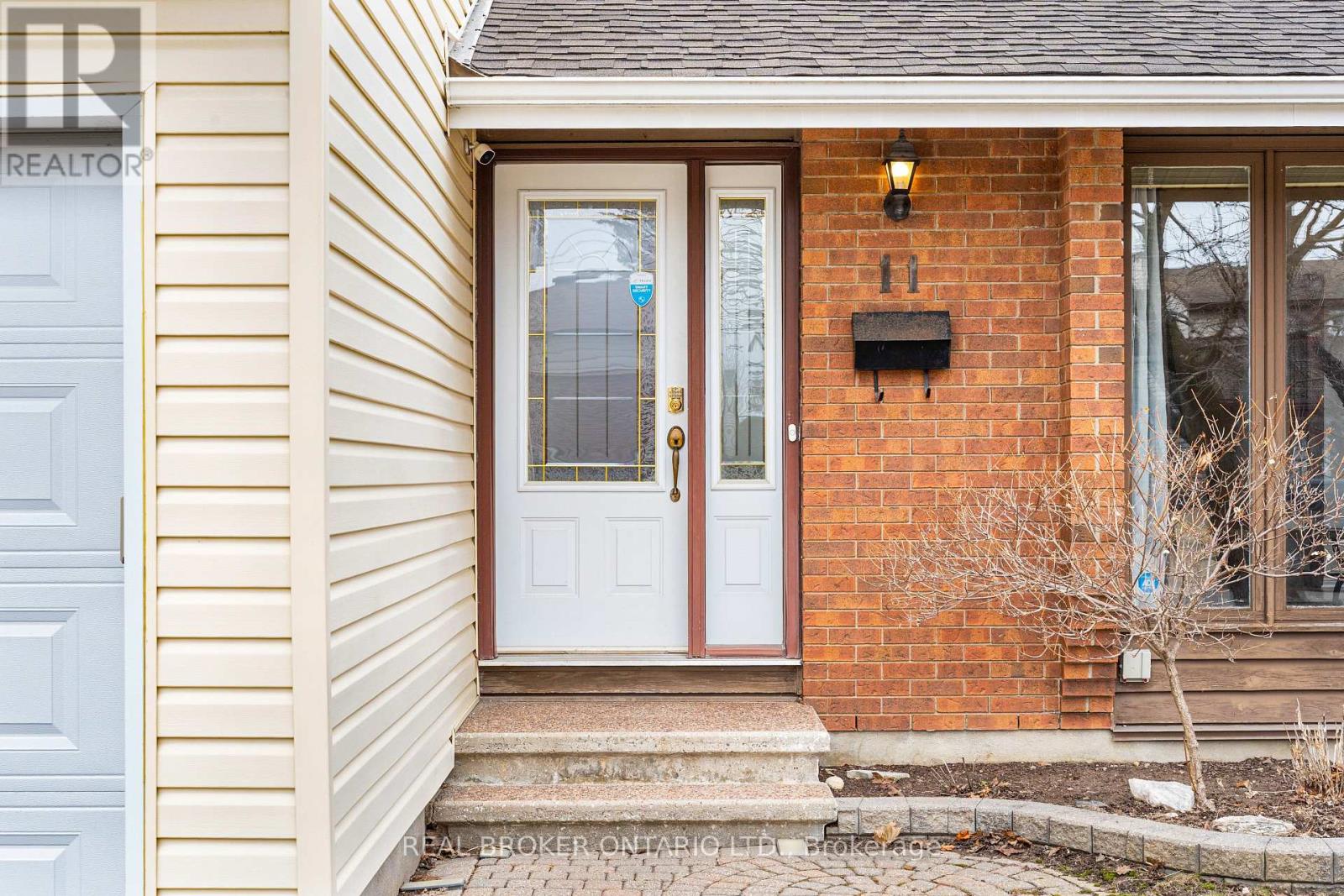 11 Melville Drive, Ottawa, Ontario  K2J 2B7 - Photo 4 - X12966980