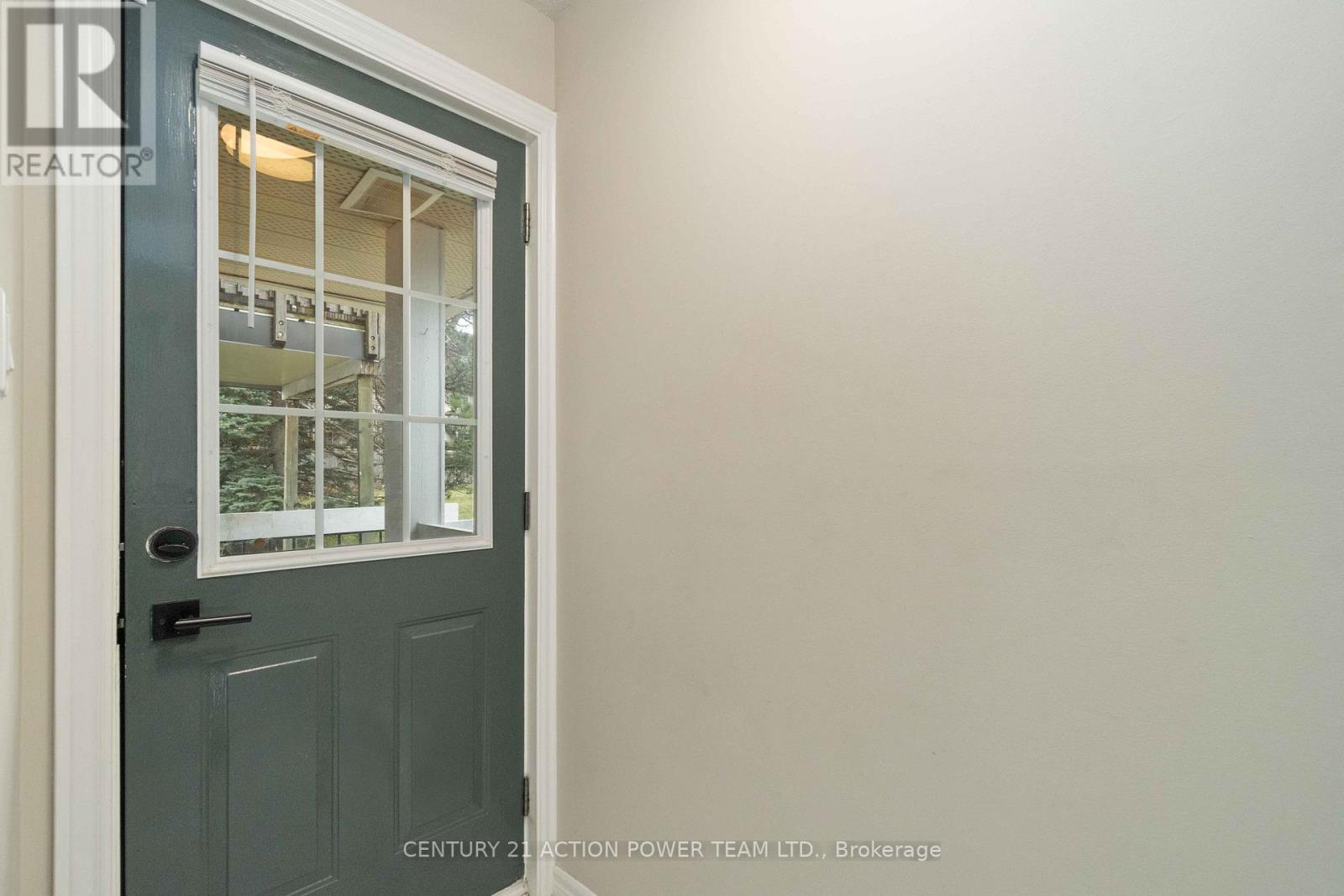 904 Tanguay Court, Ottawa, Ontario  K2L 3X5 - Photo 5 - X12966994