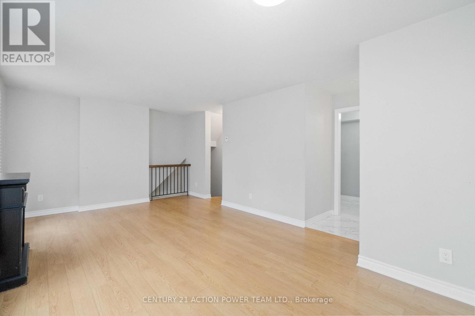 904 Tanguay Court, Ottawa, Ontario  K2L 3X5 - Photo 9 - X12966994