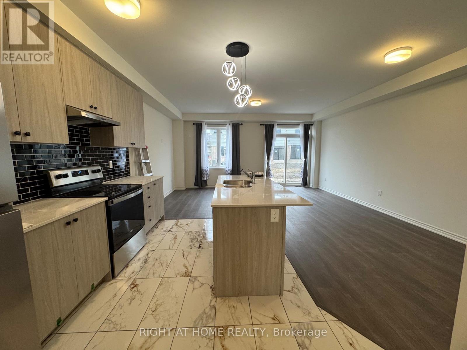 108 Sanderson Drive, Kawartha Lakes, Ontario  K9V 0S7 - Photo 5 - X12942068