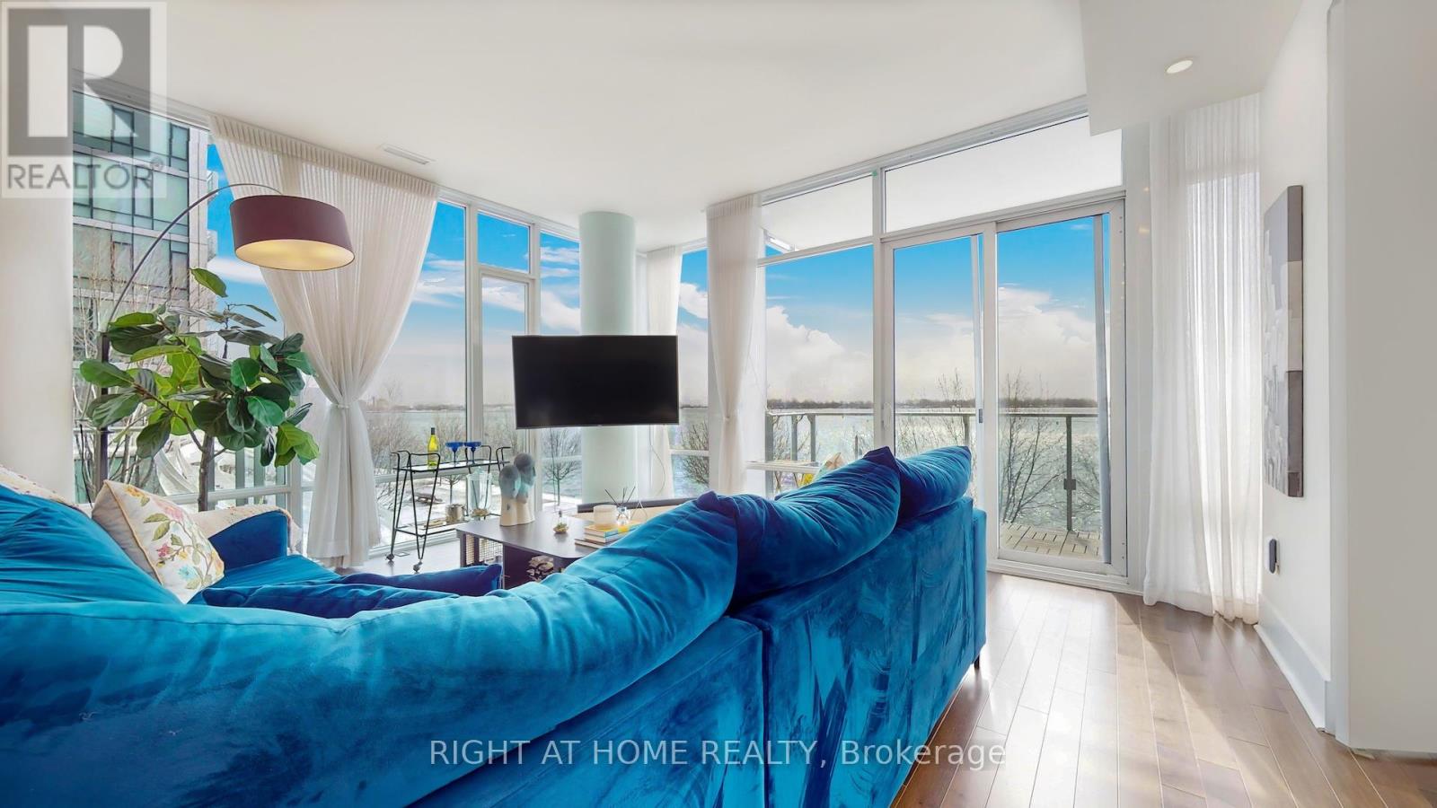 314 - 29 Queens Quay E, Toronto, Ontario M5E 0A4 - Photo 5 - C12903224