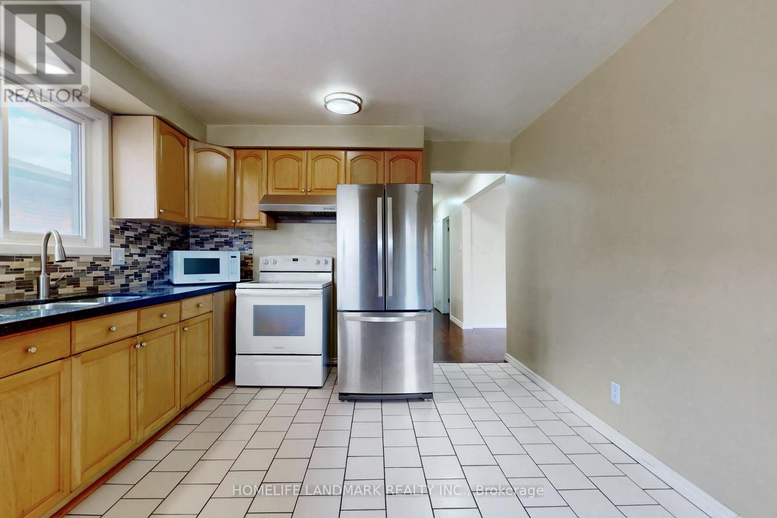 225 Pineway Boulevard, Toronto, Ontario  M2H 1B5 - Photo 10 - C12966736