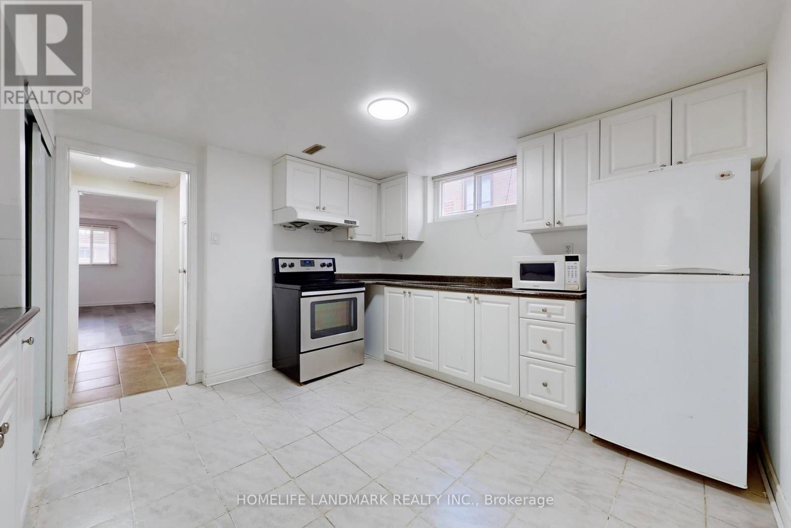 225 Pineway Boulevard, Toronto, Ontario  M2H 1B5 - Photo 22 - C12966736