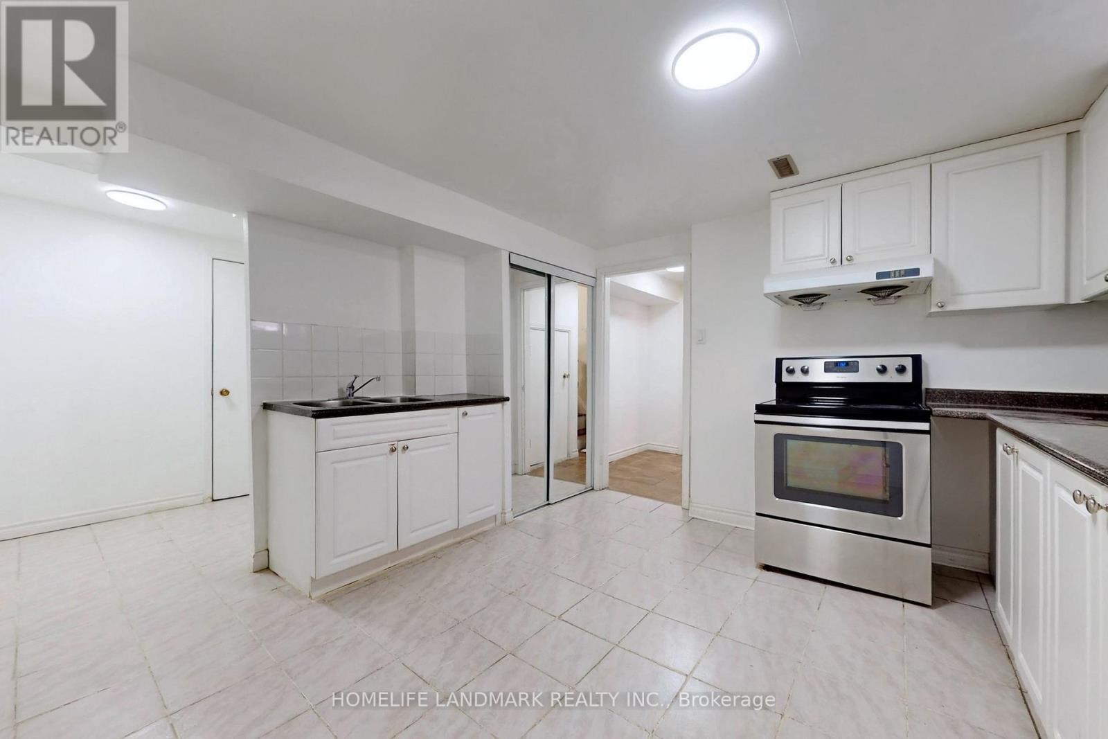 225 Pineway Boulevard, Toronto, Ontario  M2H 1B5 - Photo 23 - C12966736