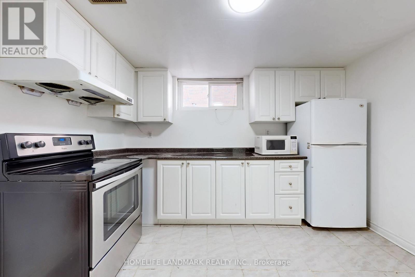 225 Pineway Boulevard, Toronto, Ontario  M2H 1B5 - Photo 24 - C12966736