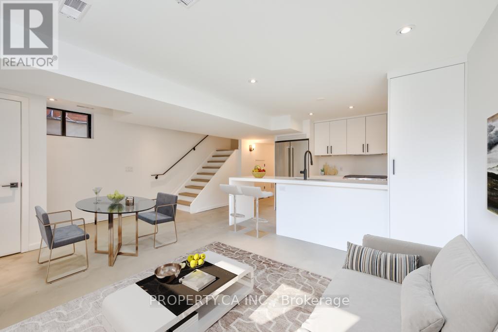 LOWER - 572 PALMERSTON AVENUE, Toronto, Ontario