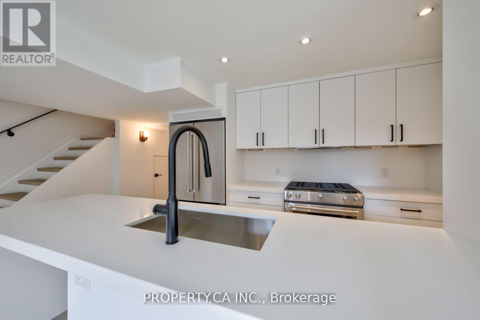 Lower - 572 Palmerston Avenue, Toronto, Ontario  M6G 2P7 - Photo 5 - C12966784