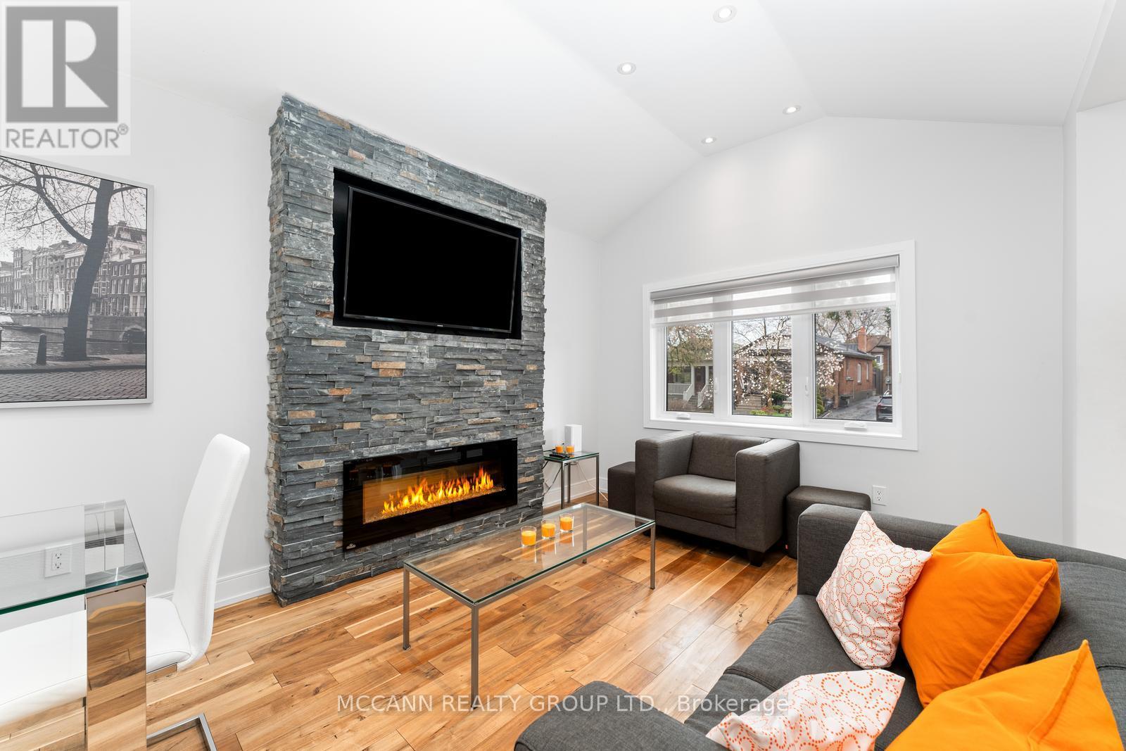 Main - 414 Northcliffe Boulevard, Toronto, Ontario  M6E 3L2 - Photo 12 - C12966800