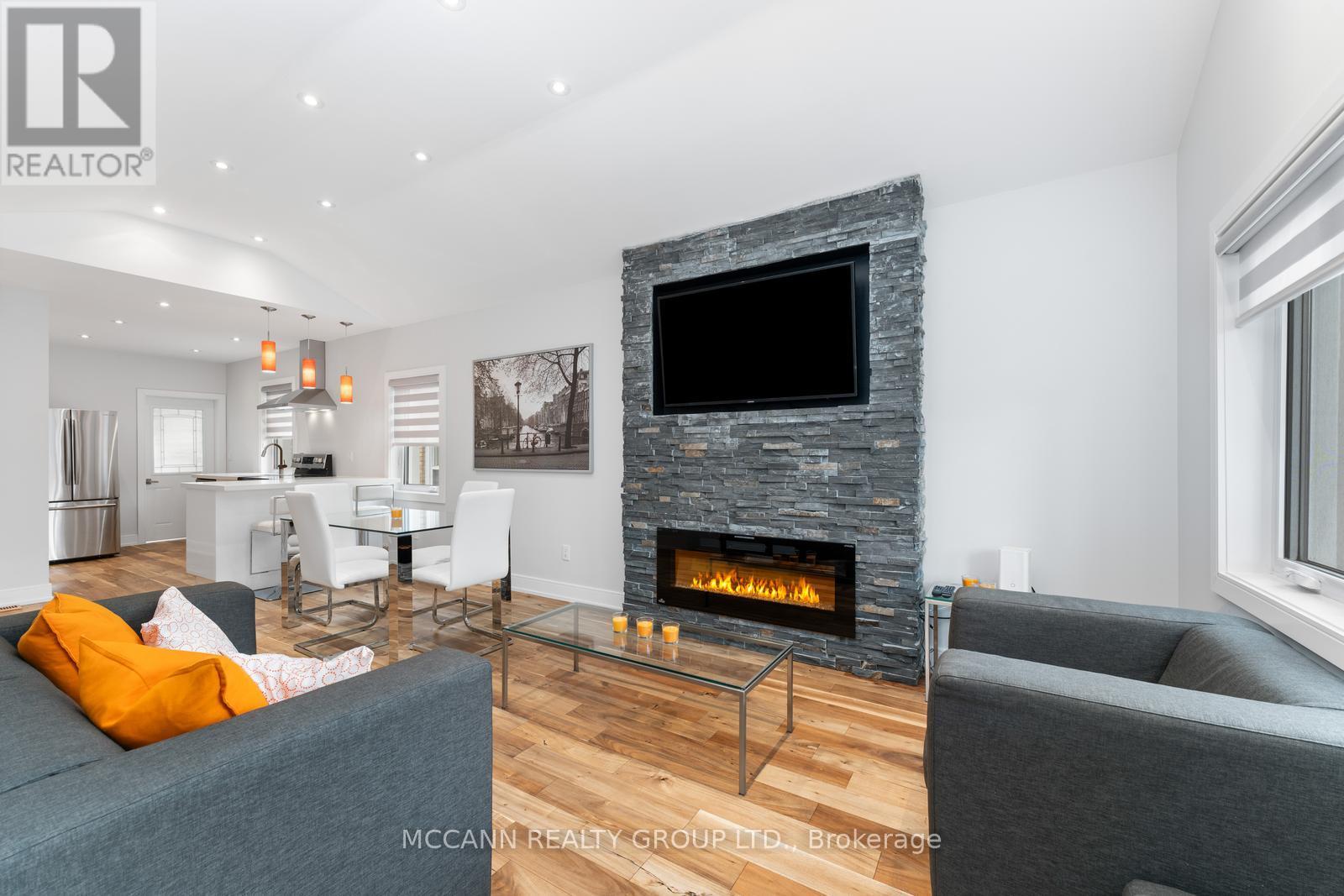 Main - 414 Northcliffe Boulevard, Toronto, Ontario  M6E 3L2 - Photo 14 - C12966800