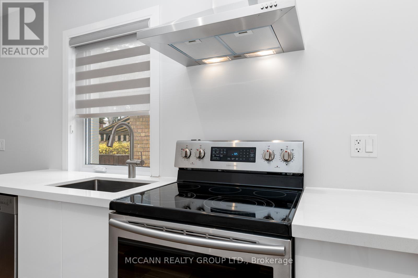 Main - 414 Northcliffe Boulevard, Toronto, Ontario  M6E 3L2 - Photo 23 - C12966800