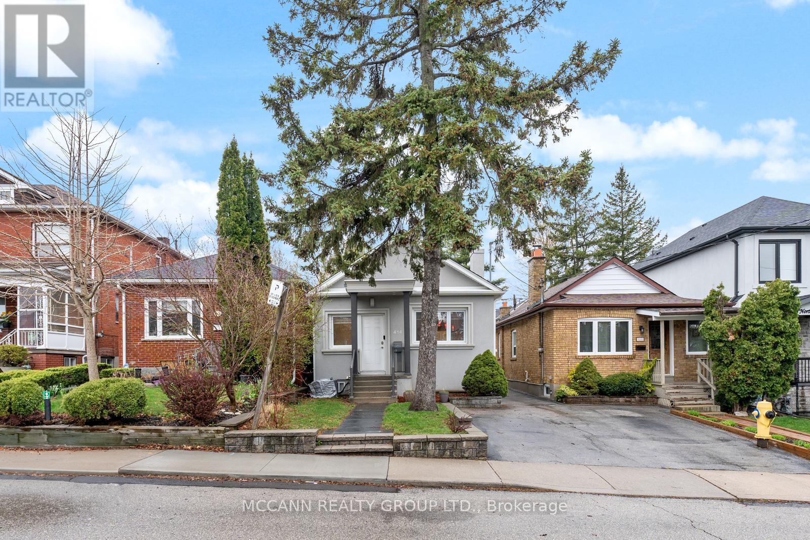 Main - 414 Northcliffe Boulevard, Toronto, Ontario  M6E 3L2 - Photo 6 - C12966800